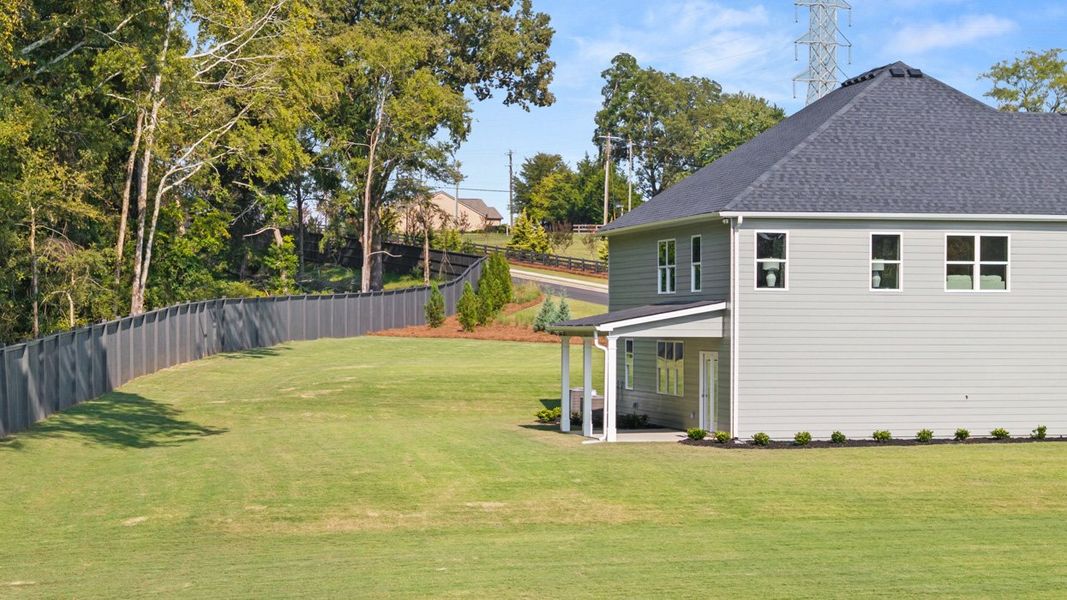Representative exterior details of a home built from the Halton by D.R. Horton in Jackson Landing, Jefferson (Image 28).