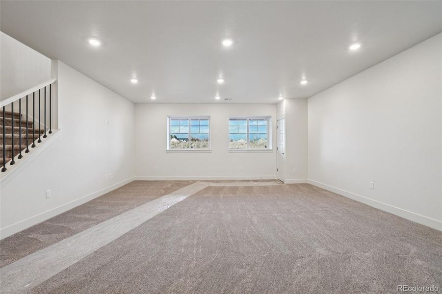 Spacious, unfurnished interior of a new home in , Fort Collins (Image 40).