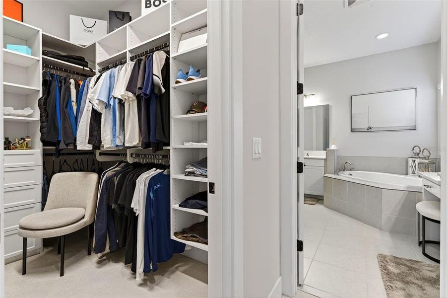 Furnished interior view inside a new home in , Venice (Image 52).