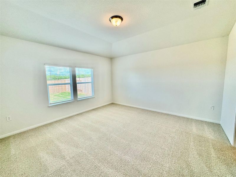 Spacious, unfurnished interior of a new home in Lexington Parke, Del Valle (Image 5). Spacious, unfurnished interior of a new home in Lexington Parke, Del Valle (Image 5).
