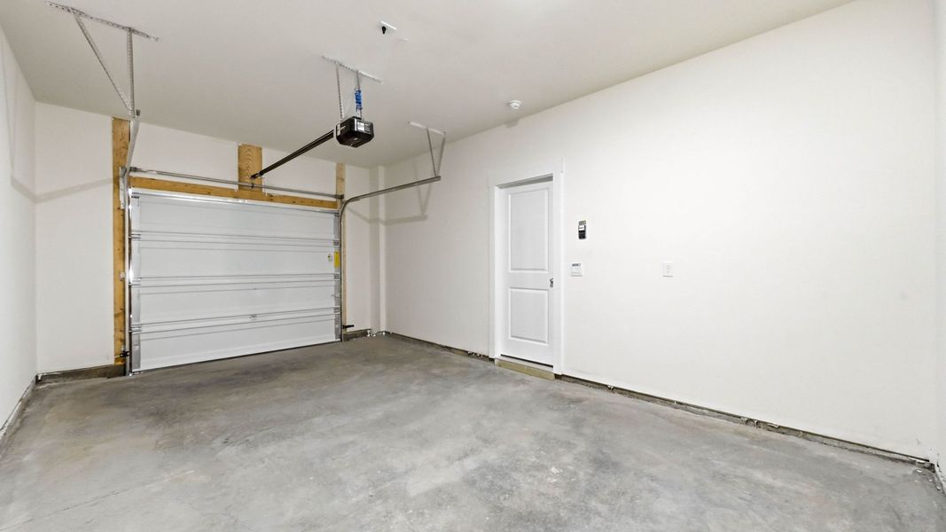 Spacious, unfurnished interior of a new home in The Arbor Townhomes, Kingsport (Image 25). Spacious, unfurnished interior of a new home in The Arbor Townhomes, Kingsport (Image 25).