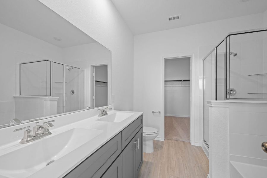 Furnished interior view inside a new home in River Ranch, Dayton (Image 6).