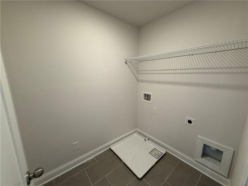 Spacious, unfurnished interior of a new home in , Marietta (Image 22).