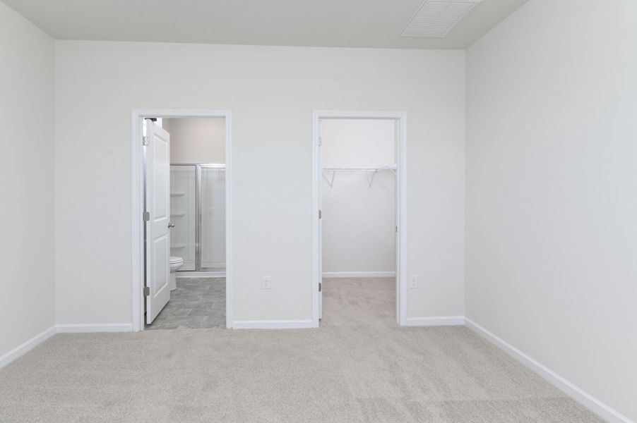 Spacious, unfurnished interior of a new home in Mulberry Landing, Orangeburg (Image 19).