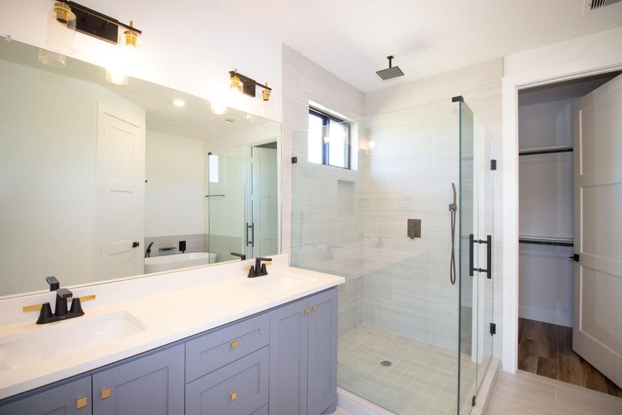 Furnished interior view inside a new home in , Hempstead (Image 3).