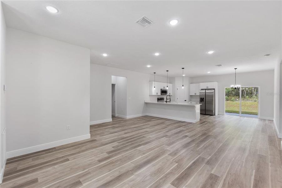 Spacious, unfurnished interior of a new home in , Ocala (Image 16).