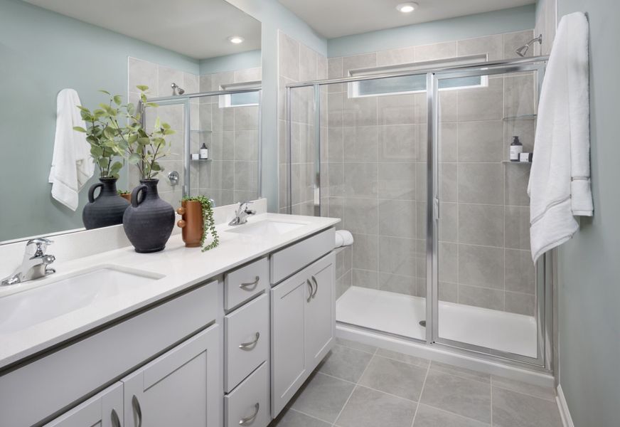 Photo representation of the Sierra plan. Colors, finishes and options will vary.