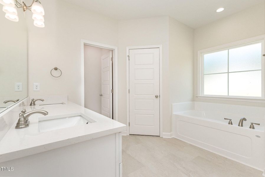 015_kv0a9396-edit_846 015_kv0a9396-edit_846