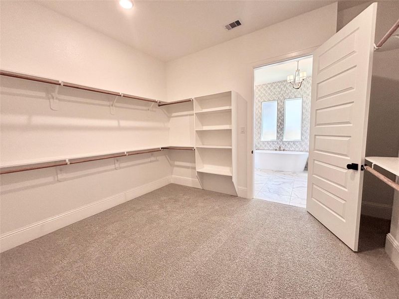 Spacious, unfurnished interior of a new home in Fulbrook on Fulshear Creek, Fulshear (Image 31).