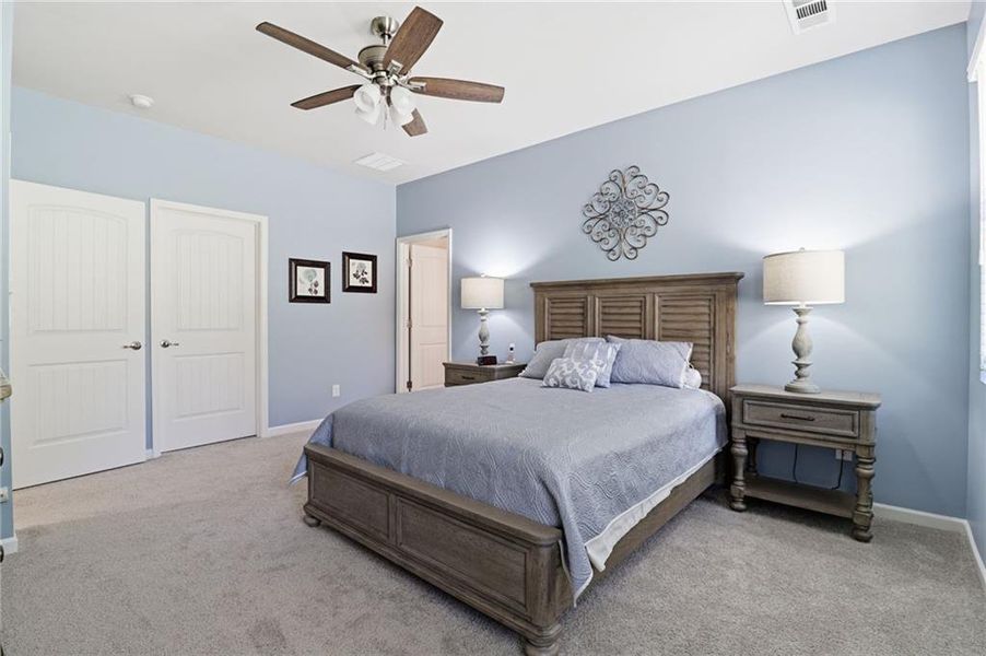 Furnished interior view inside a new home in , Dallas (Image 12).