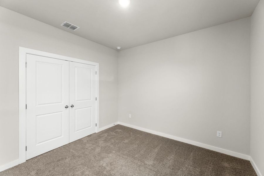 Spacious, unfurnished interior of a new home in Hickory Ridge, Elmendorf (Image 36).