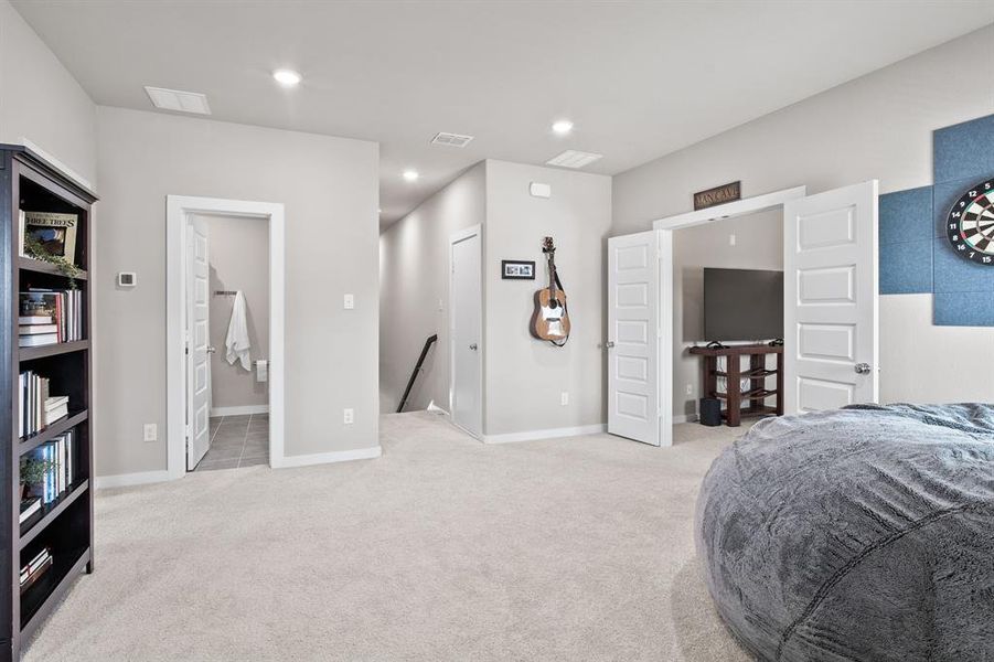 Furnished interior view inside a new home in Eastridge, McKinney (Image 19).