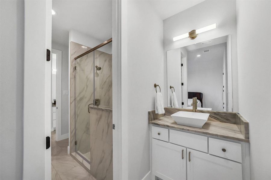 Furnished interior view inside a new home in Lakeview, Waller (Image 9).
