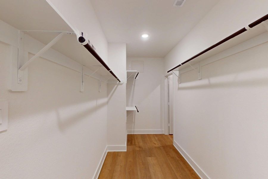 Spacious, unfurnished interior of a new home in Sorella, Tomball (Image 15).