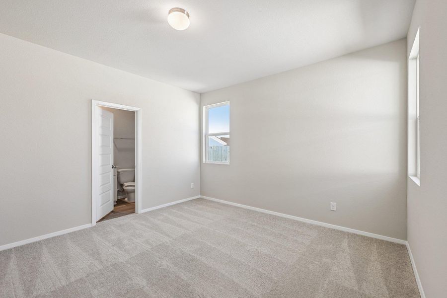Spacious, unfurnished interior of a new home in Harvest Ridge, Elgin (Image 21).