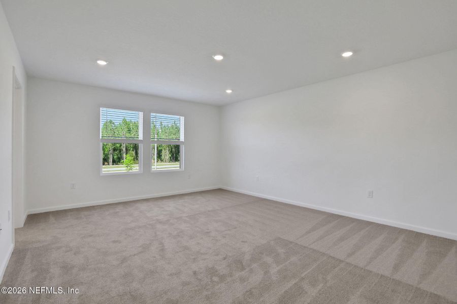 Spacious, unfurnished interior of a new home in Amberly, Green Cove Springs (Image 34).