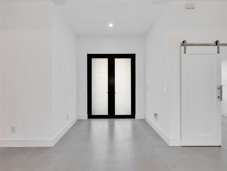 Spacious, unfurnished interior of a new home in , Port Charlotte (Image 21).