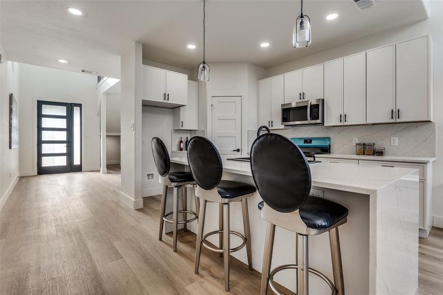 Furnished interior view inside a new home in , Dallas (Image 13).