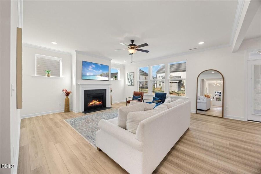 10-2A1A1145 livingroom