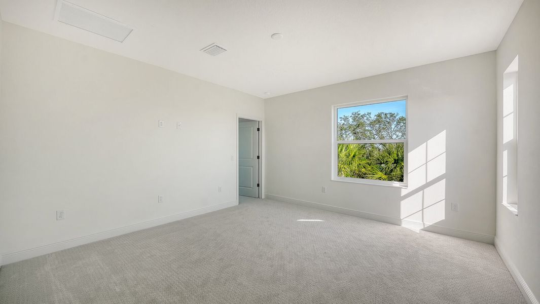 Spacious, unfurnished interior of a new home in Wildleaf, Parrish (Image 46).