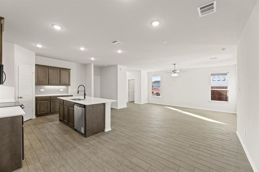 11. 1700 Edgeway - Dining (2)