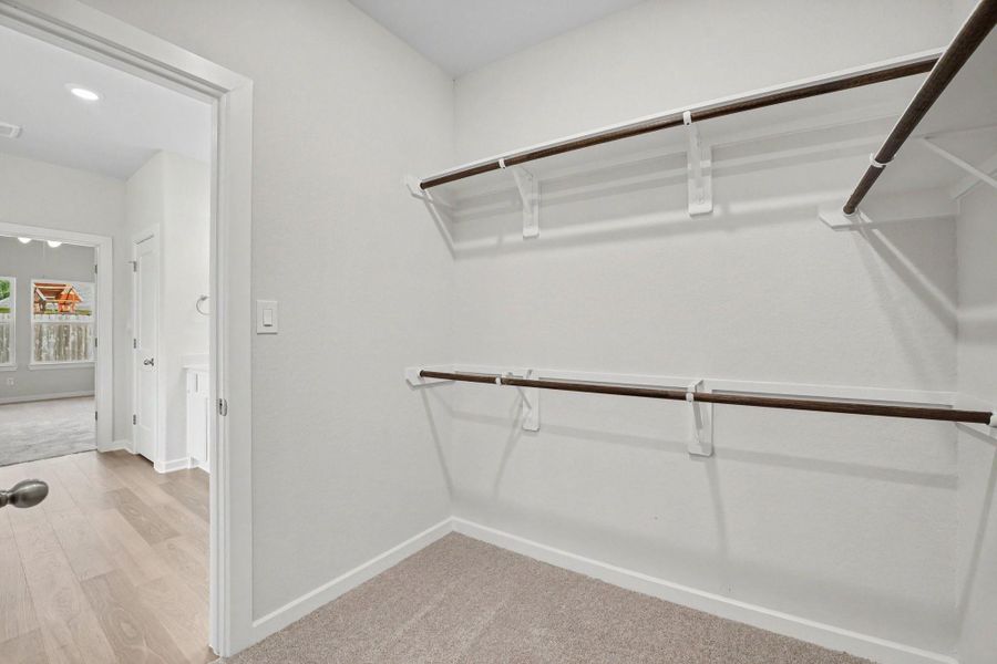 Spacious, unfurnished interior of a new home in Columbia Lakes, West Columbia (Image 15).