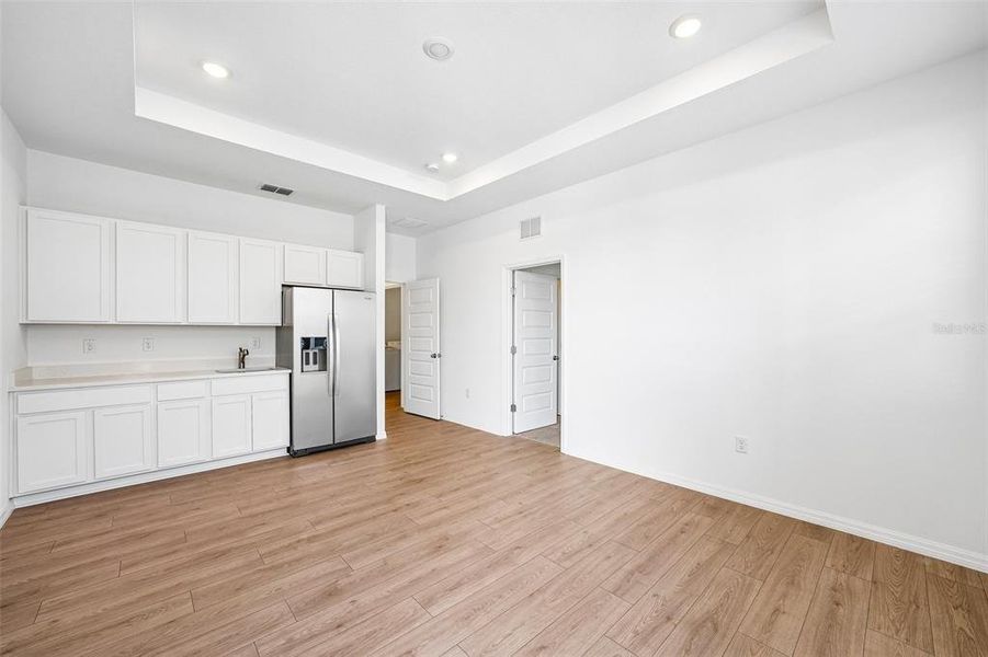 Spacious, unfurnished interior of a new home in , Lakeland (Image 21).