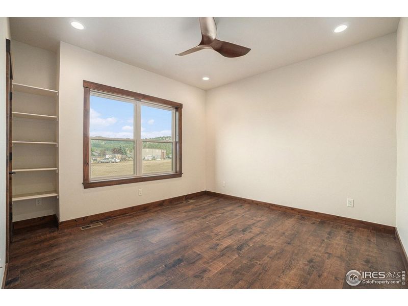Spacious, unfurnished interior of a new home in , Estes Park (Image 10).