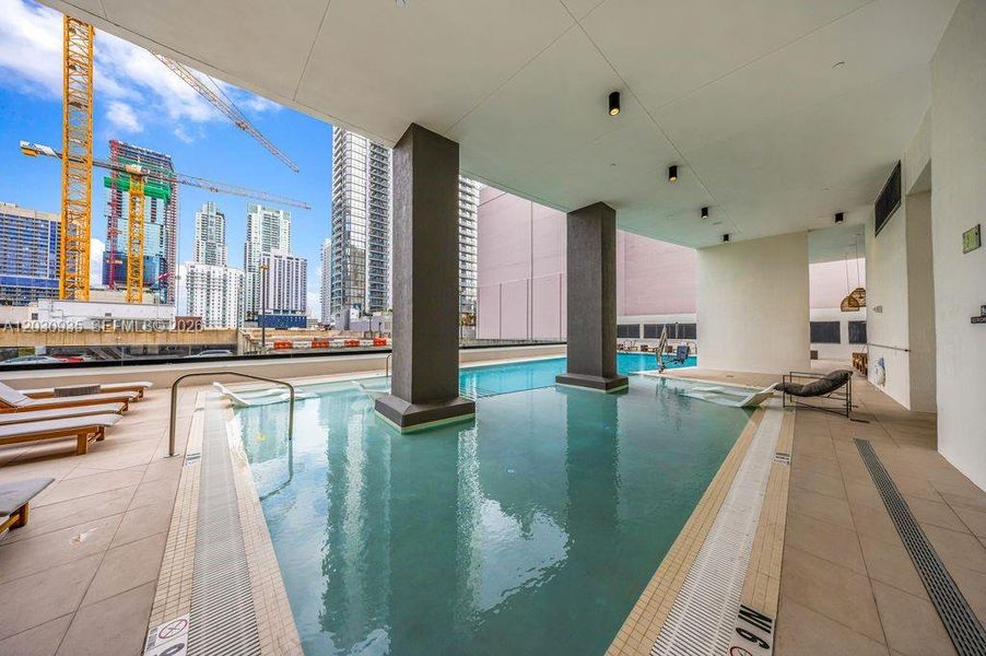 Condo located in Miami, FL showcasing its design and architecture (Image 24).