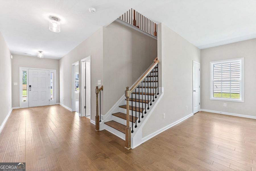 Spacious, unfurnished interior of a new home in Juliette Crossing, Forsyth (Image 60).