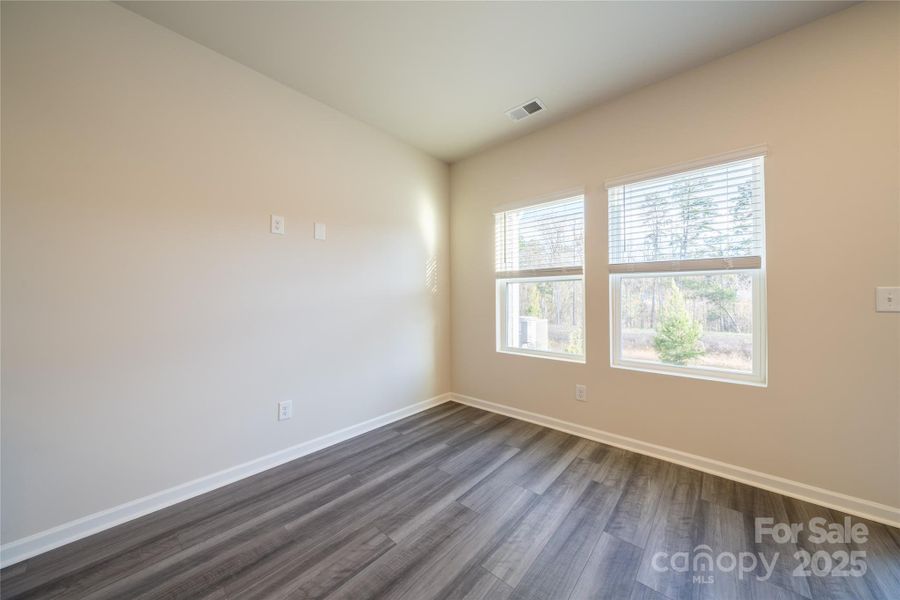 Spacious, unfurnished interior of a new home in Galloway Ridge, Charlotte (Image 13).