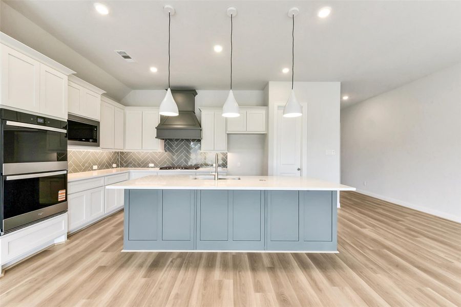 Furnished interior view inside a new home in Evergreen 50', Conroe (Image 8). Furnished interior view inside a new home in Evergreen 50', Conroe (Image 8).