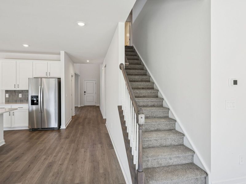 Spacious, unfurnished interior of a new home in Nelson's Creek, Mocksville (Image 8).