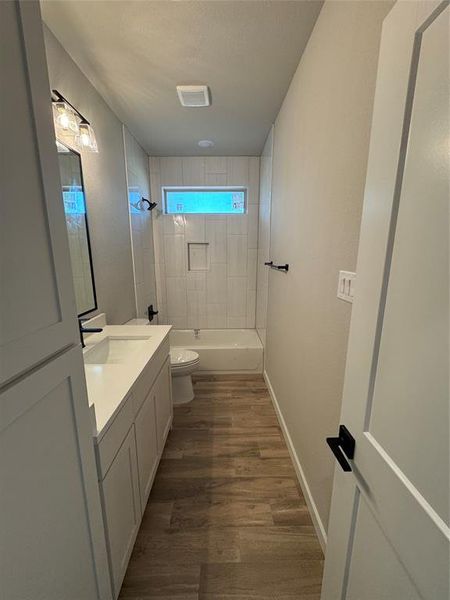 Furnished interior view inside a new home in , Weatherford (Image 6).