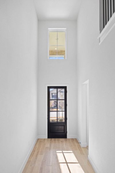 Spacious, unfurnished interior of a new home in Nolina, Georgetown (Image 17).