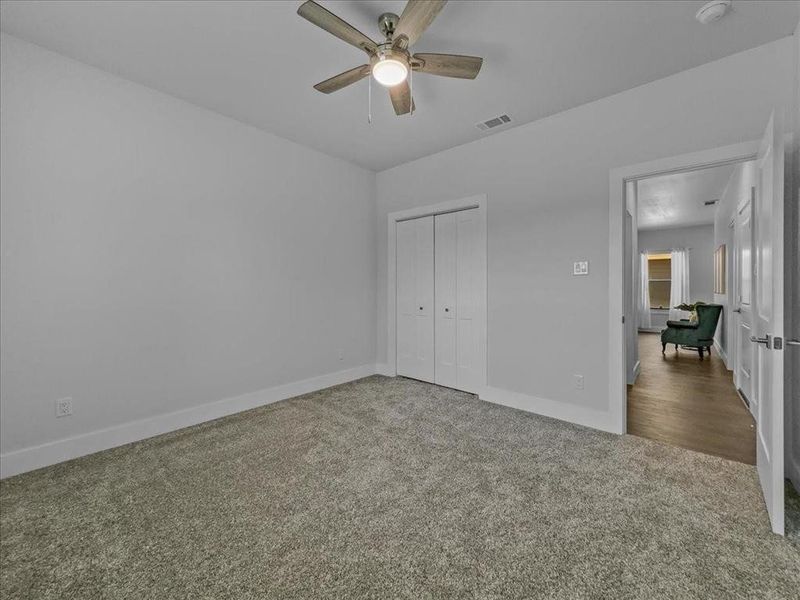 Spacious, unfurnished interior of a new home in , Granbury (Image 14).