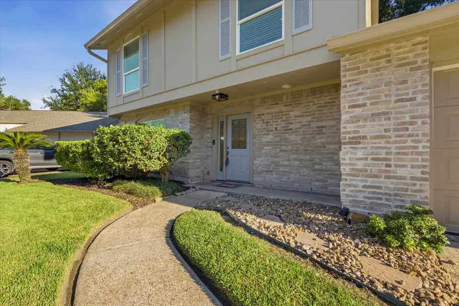 Exterior details and patio area of a home in , Kingwood (Image 3).