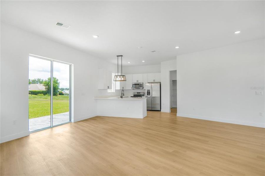 Spacious, unfurnished interior of a new home in , Apopka (Image 41).