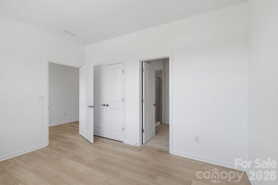 Spacious, unfurnished interior of a new home in Roselyn, Lancaster (Image 24).