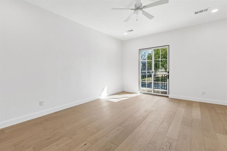 Spacious, unfurnished interior of a new home in , Dallas (Image 17).