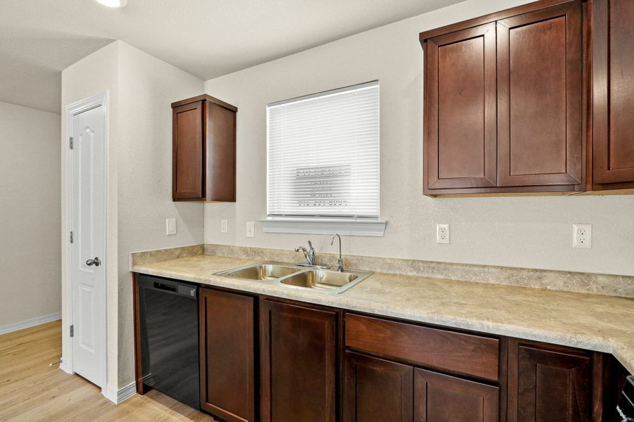 Representative furnished interior of a home built from the Waco by View Homes in Rancho Desierto Bello, Horizon City (Image 4).