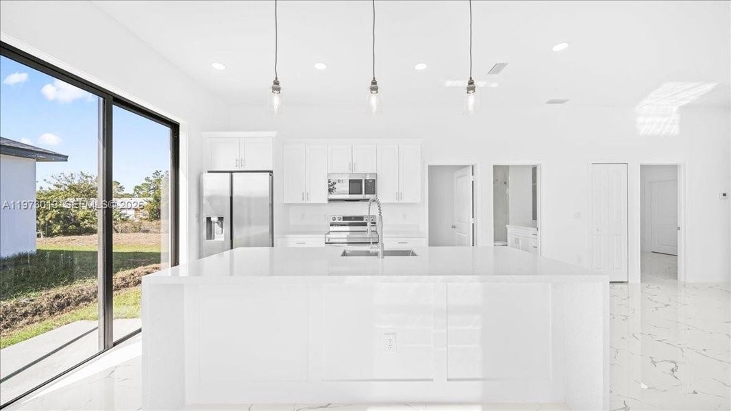 Spacious, unfurnished interior of a new home in , Lehigh Acres (Image 13).