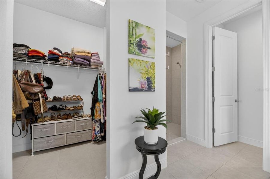 Furnished interior view inside a new home in , Apollo Beach (Image 16).