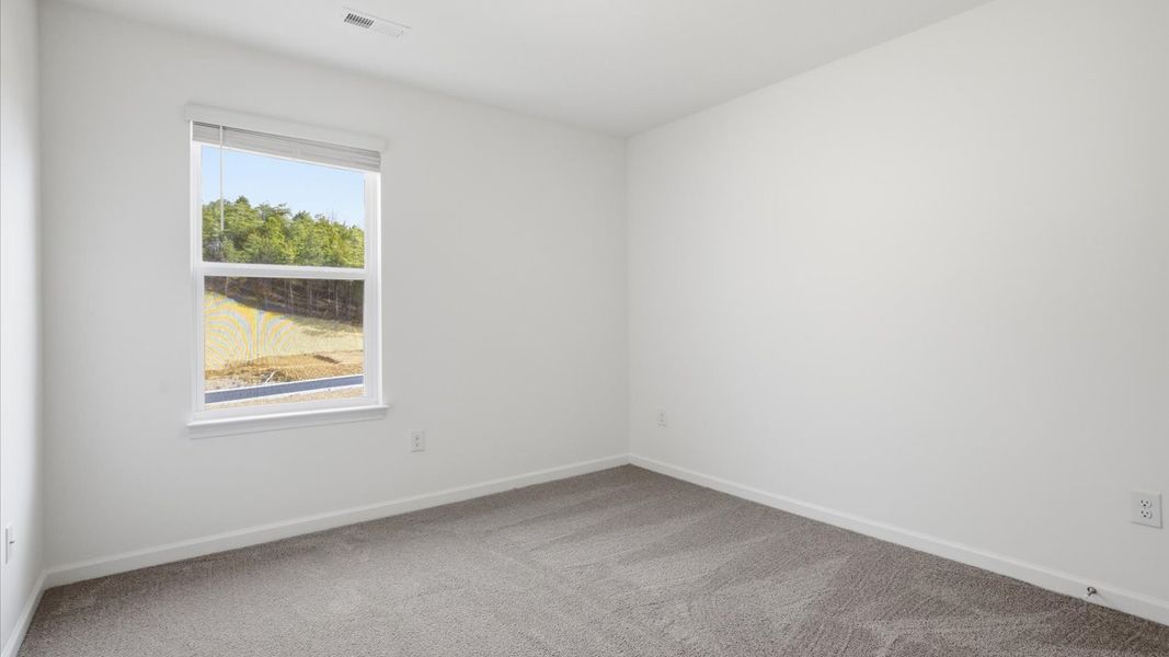 Spacious, unfurnished interior of a new home in Cherokee Crossing, Kodak (Image 19).