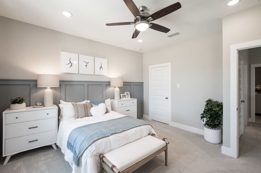 Representative furnished interior of a home built from the Verdin by Tri Pointe Homes in Pecan Ridge, Fulshear (Image 19).