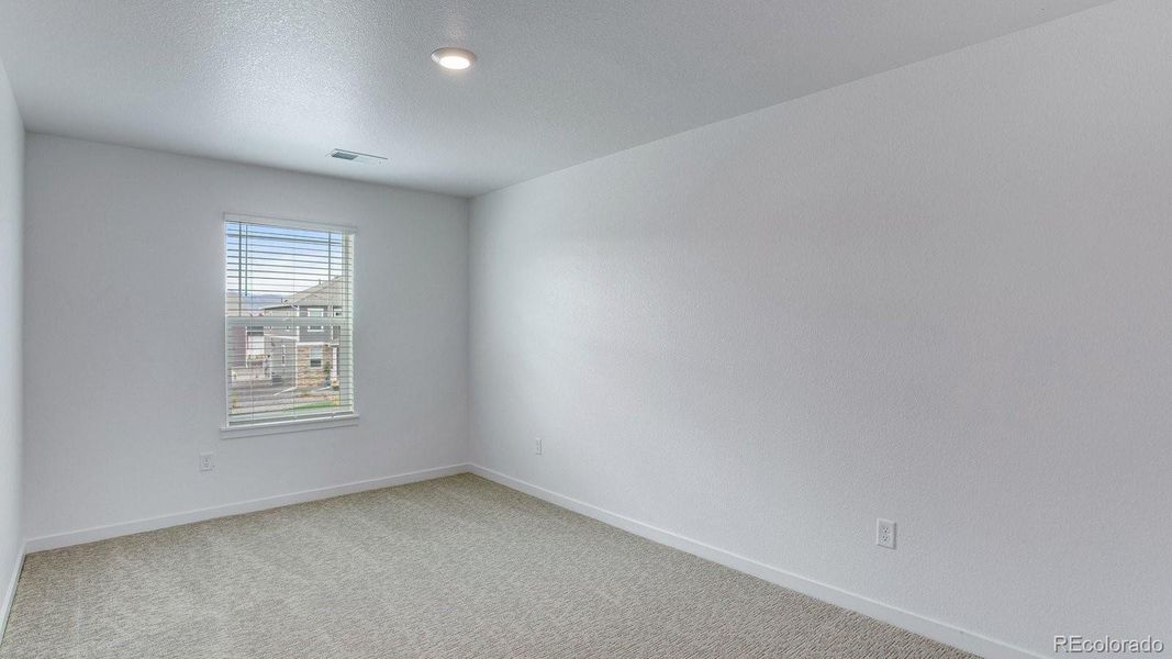 Spacious, unfurnished interior of a new home in Hansen Farm, Fort Collins (Image 35).