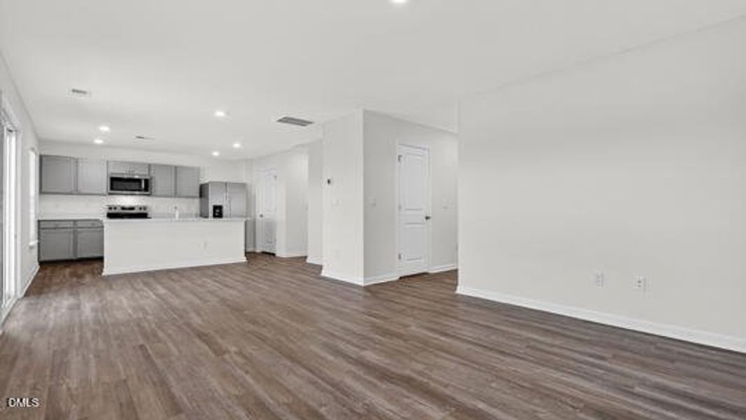 Lawson Glen_Belhaven B_16_Gray_SPEC-022 Lawson Glen_Belhaven B_16_Gray_SPEC-022