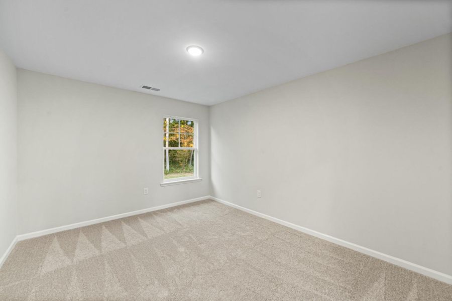 Spacious, unfurnished interior of a new home in Chandler Ridge, McLeansville (Image 35).