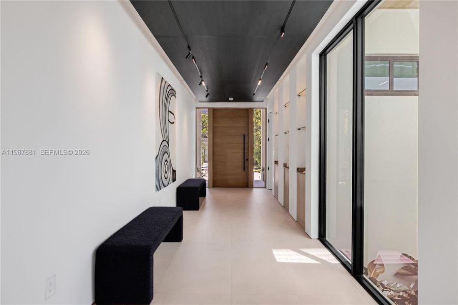 Image 84 of a home in .