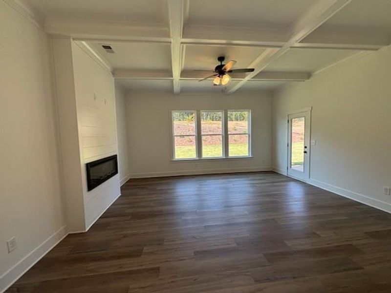 Spacious, unfurnished interior of a new home in Pinegate, Covington (Image 18).
